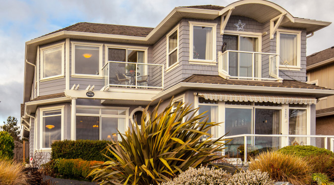 9458 Lochside Drive | Sidney, BC | Gay Helmsing & Anthea Helmsing | www.helmsinghomesforsale.com