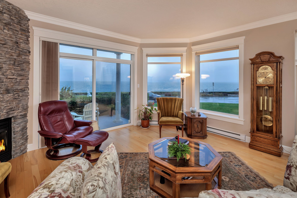 9458 Lochside Drive | Sidney, BC | Gay Helmsing & Anthea Helmsing | www.helmsinghomesforsale.com