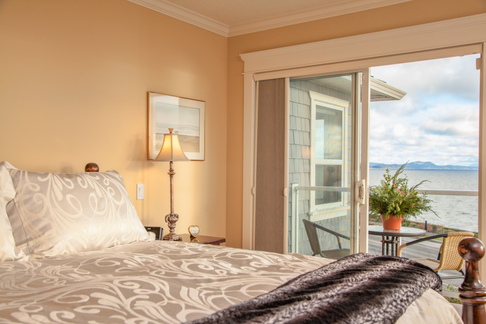9458 Lochside Drive | Sidney, BC | Gay Helmsing & Anthea Helmsing | www.helmsinghomesforsale.com